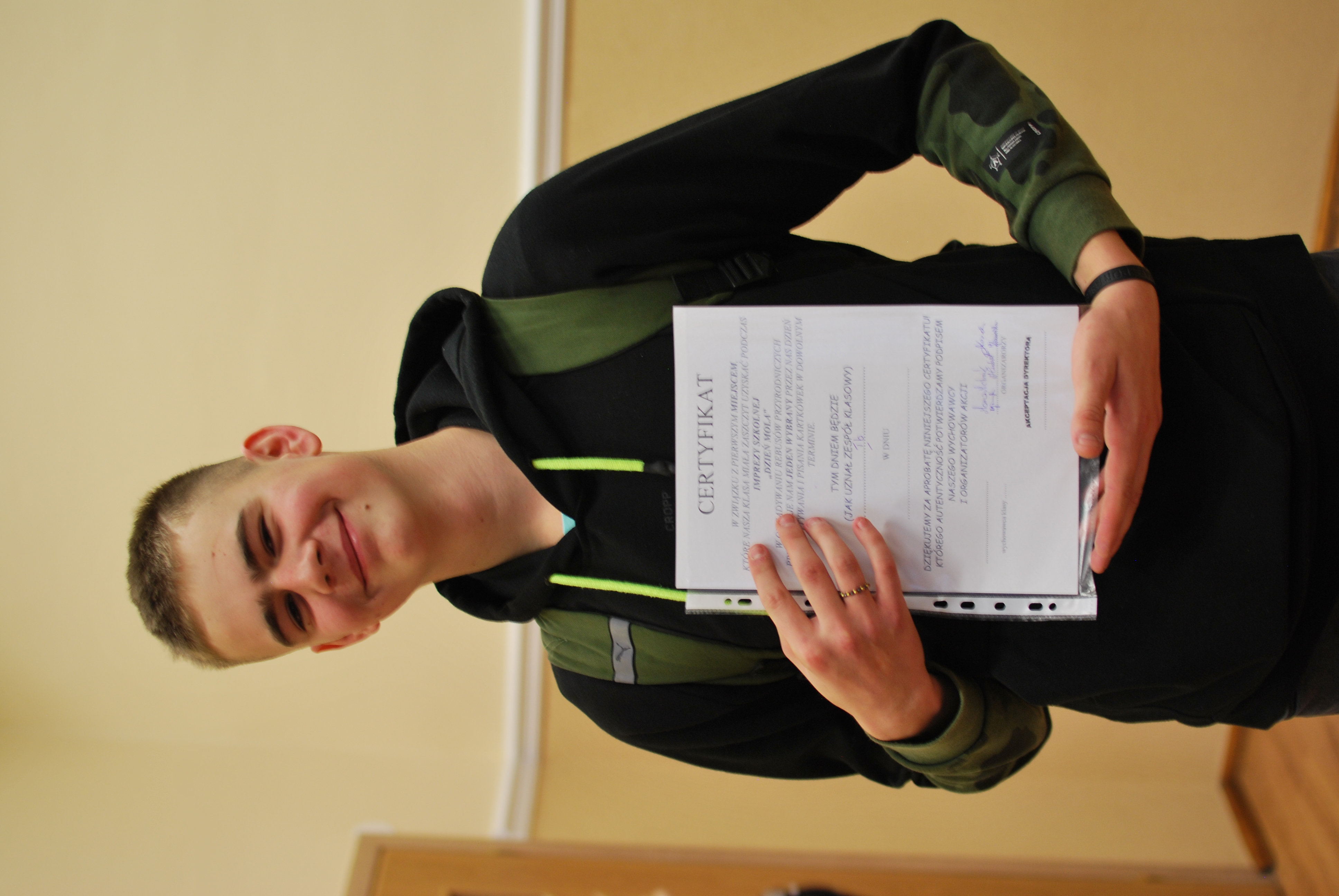 Chłopak z certyfikatem